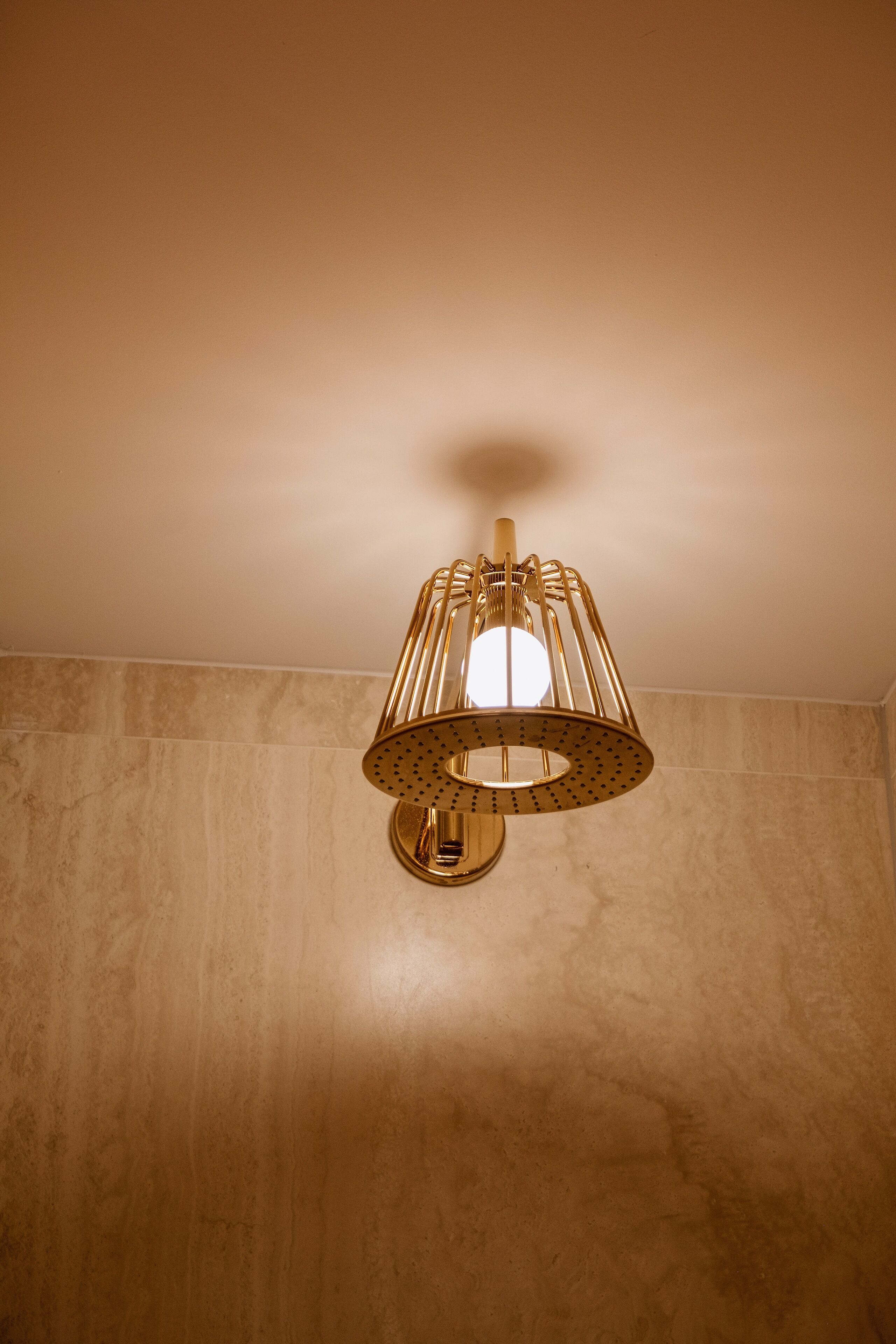 executive double room | bathroom | hair dryer, towels, soap, shampoo