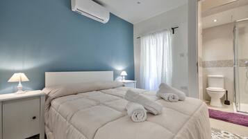 Appartamento Tradizionale | Una cassaforte in camera, tende oscuranti, insonorizzazione