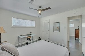 3 bedrooms, desk, iron/ironing board, travel cot