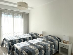 2 soverom, strykejern/-brett og wi-fi (inkludert)