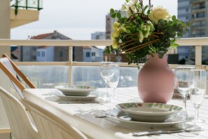 Outdoor dining - Lovely flat a stone's throw from the grande plage des Sables (Les Sables-d´Olonne)
