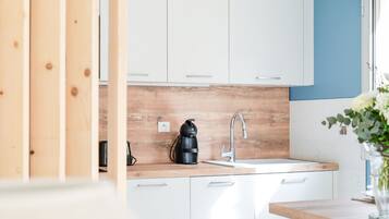 Kühlschrank, Mikrowelle, Geschirrspüler