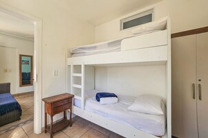 3 habitaciones, espacio para trabajar con laptop y wifi gratis