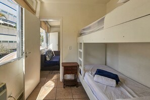 3 bedrooms, laptop workspace, free WiFi, bed sheets - 01E Vista Linda Pe Areia Guaruja - Tombo (Guarujá)