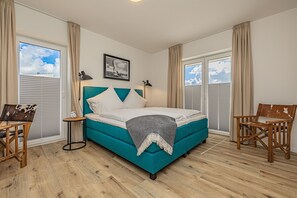 3 bedrooms, desk, travel cot, free WiFi