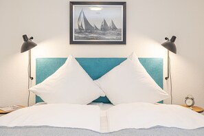 2 bedrooms, desk, travel cot, free WiFi