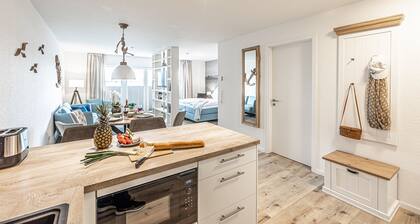 Fjord berth 4 - shower, balcony, garden furniture, underfloor heating, parking lot