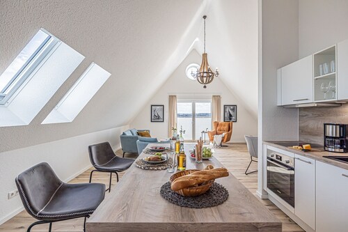 Fjord-Koje 6 - Underfloor heating, shower, balcony, desk, parking space