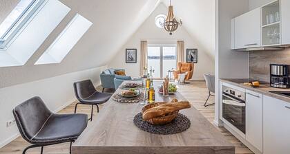 Fjord-Koje 6 - Underfloor heating, shower, balcony, desk, parking space