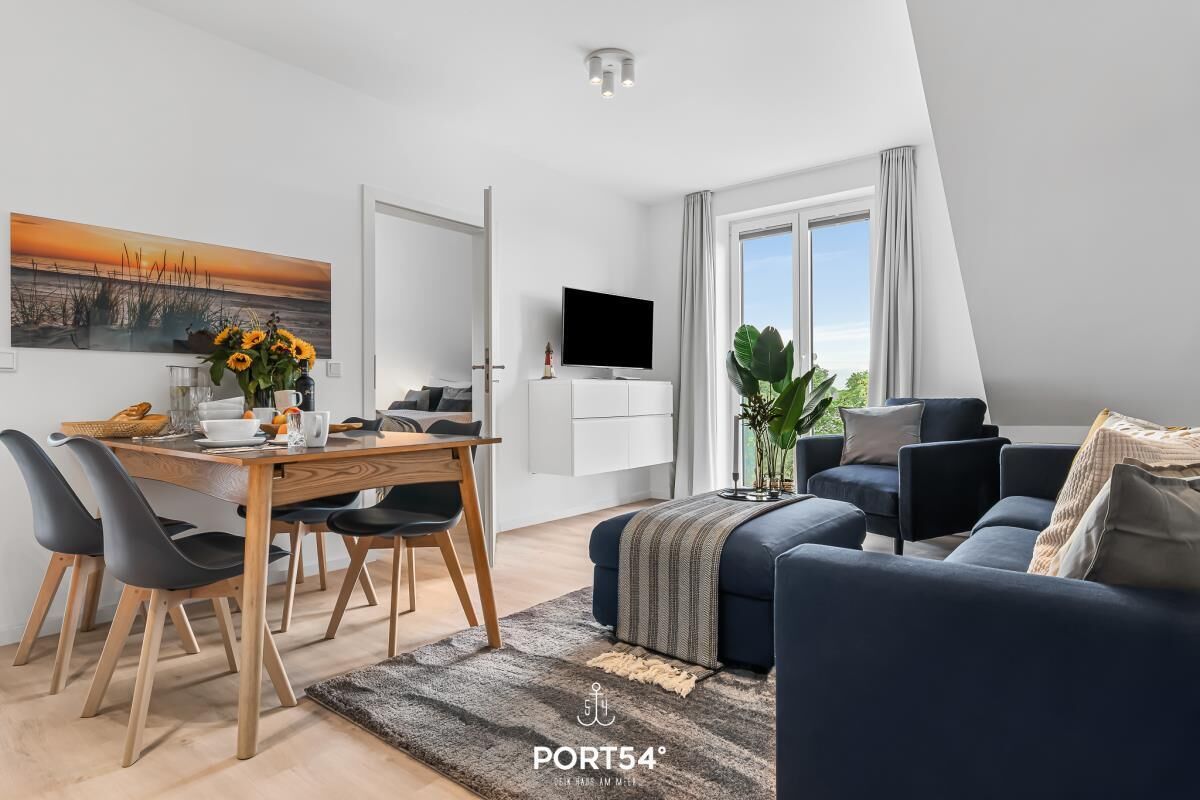 Fernseher, DVD-Player, Stereoanlage