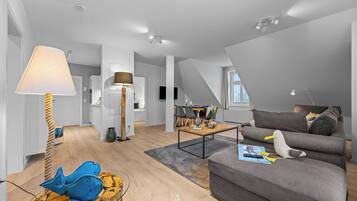 Fernseher, DVD-Player, Stereoanlage