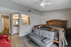 3 bedrooms, WiFi, bed sheets - Wonderful home near the strip and airport (Las Vegas)