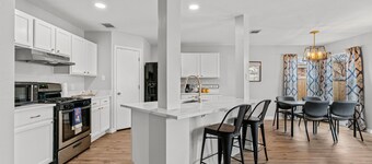 Modern home w/ garage, big yard, pool 4 mins away!