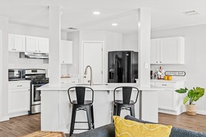 Interior - Modern home w/ garage, big yard, pool 4 mins away! (Leander)