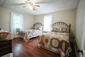 3 bedrooms, free WiFi, bed sheets