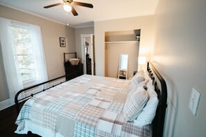 3 bedrooms, WiFi, bed sheets - Laurel Guest House in the Heart of Ohiopyle (Ohiopyle)