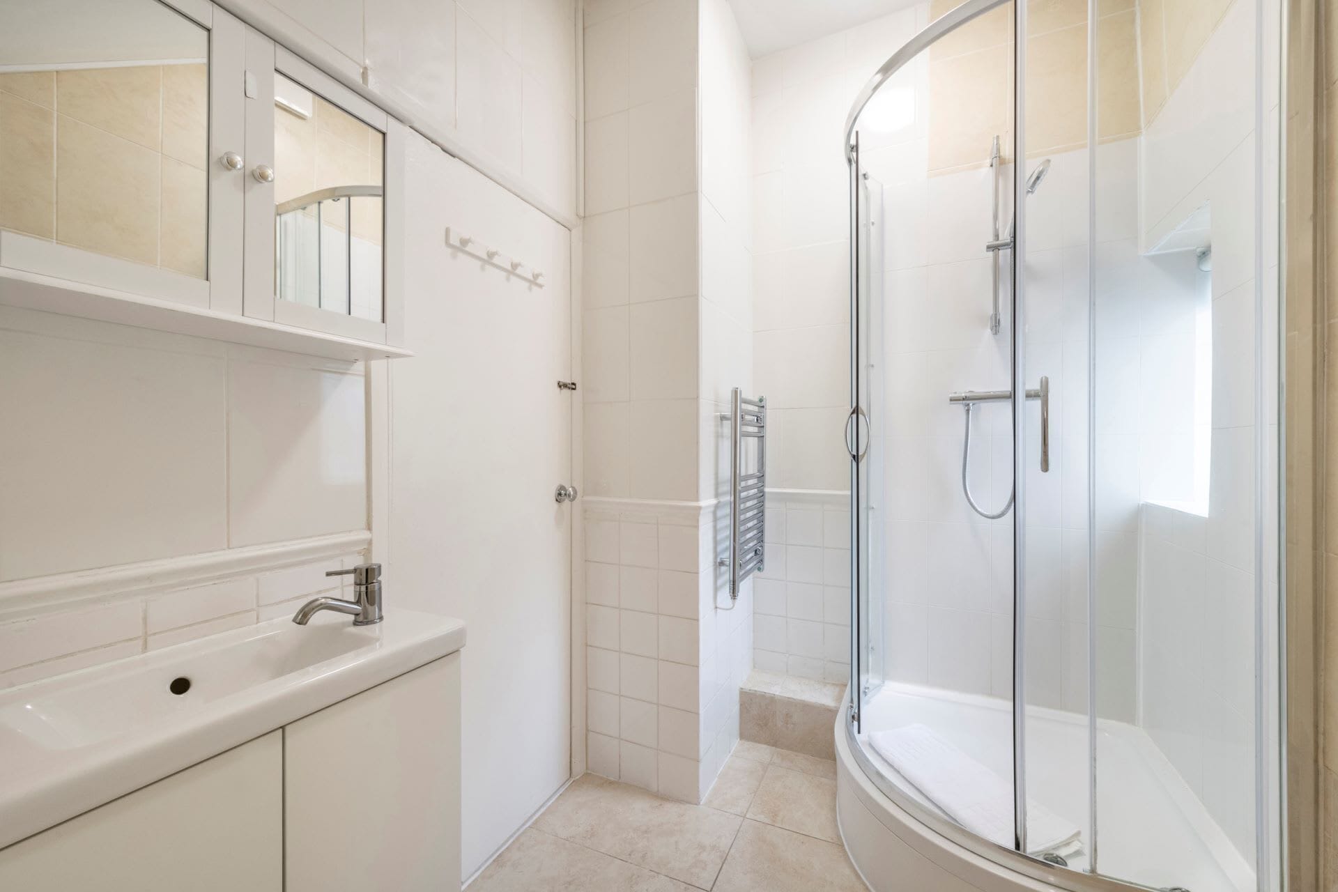 Shower, hair dryer, towels, shampoo