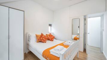 1 bedroom, iron/ironing board, WiFi