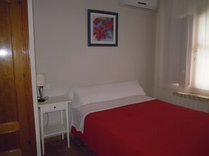 Room - Hostal Moscatel (Málaga)