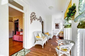 5 Schlafzimmer, Bügeleisen/Bügelbrett, Reisekinderbett, Internetzugang