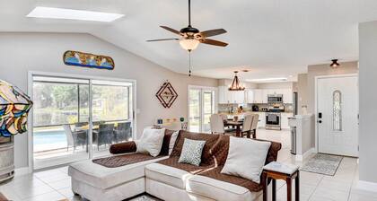 Screened Porch: Waterfront Home in Deltona!