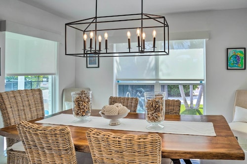 Juno Beach House w/ Private Pool: Walk to Beach!