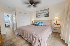 2 Schlafzimmer, Schreibtisch, Bügeleisen/Bügelbrett, Reisekinderbett