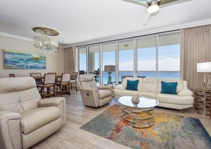 Smart TV - Beautifully Updated Silver Beach Towers 3-Bedroom Condo (Destin)