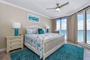3 bedrooms, iron/ironing board, free WiFi, bed sheets - Beautifully Updated Silver Beach Towers 3-Bedroom Condo (Destin)