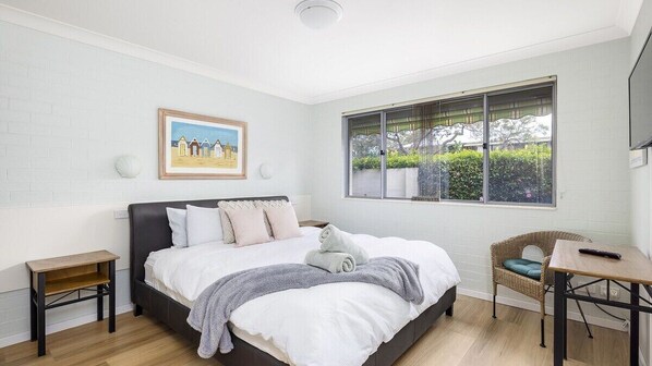 2 bedrooms, desk, iron/ironing board, free WiFi