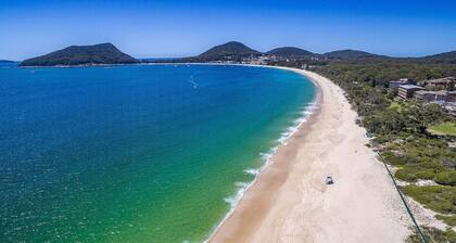 The Shoalbar-Walk to Shoal Bay Beach & Little Beach