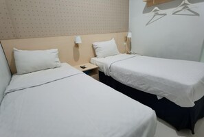 Room - OYO 3783 Rumah Teuku Umar (Surabaya)