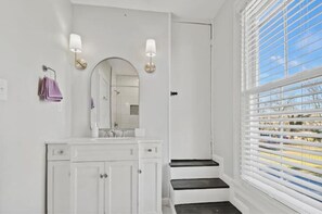 Interior - Spacious Historical Manor (Strasburg)