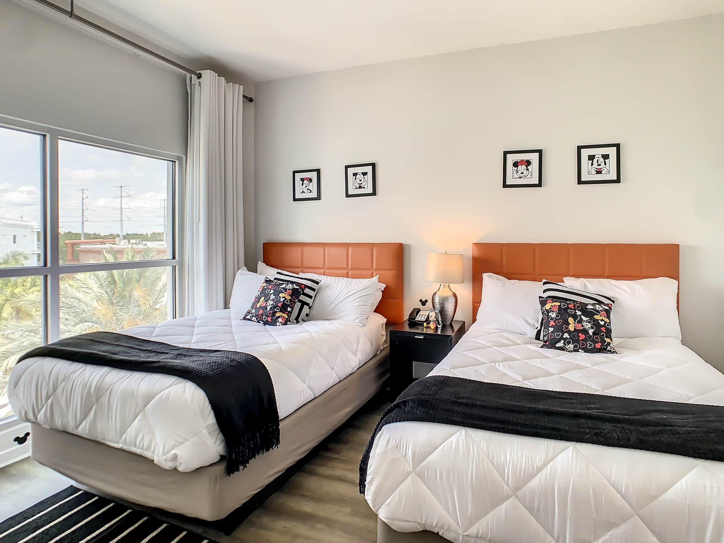 2 habitaciones, tabla de planchar con plancha, cuna de viaje y wifi 