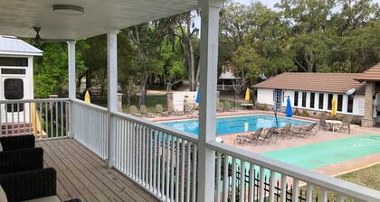 VV’s Villa Steinhatchee Landing Resort- Dog Friendly