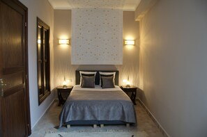 Luxury-Suite, 2 Schlafzimmer, Verbindungszimmer | 2 Schlafzimmer, hochwertige Bettwaren, Daunenbettdecken, Zimmersafe