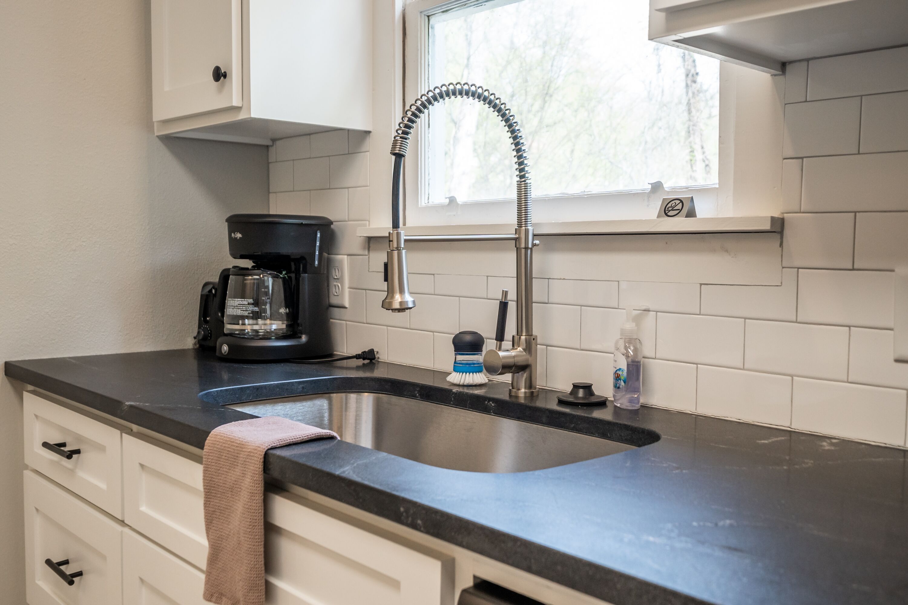 雪櫃、微波爐、焗爐、爐具