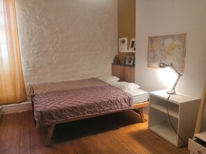 3 bedrooms, bed sheets