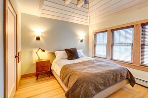 4 habitaciones, escritorio, wifi y ropa de cama 