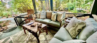 Designer Cabin in Highlands, NC – Luxe Outdoor Living - Pet-Friendly Retreat