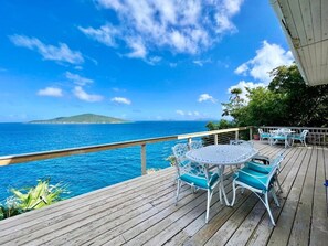 Outdoor dining - Tropical Shores a Waterfront Villa (Northside)