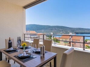 Dining - Apartment Dito - Three Bedroom Apartment with Balcony and Sea View (Cres)