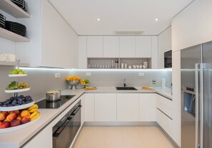 Microwave, oven, stovetop, coffee/tea maker