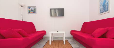 Lcd-televisie en een tafeltennistafel