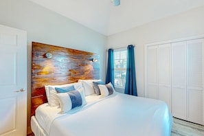 2 bedrooms, Internet, bed sheets - Modern, second-floor condo steps to beach with balcony, W/D, & pool access (Corpus Christi)
