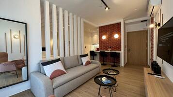 Junior Suite | 1 bedroom, premium bedding, down comforters, Select Comfort beds