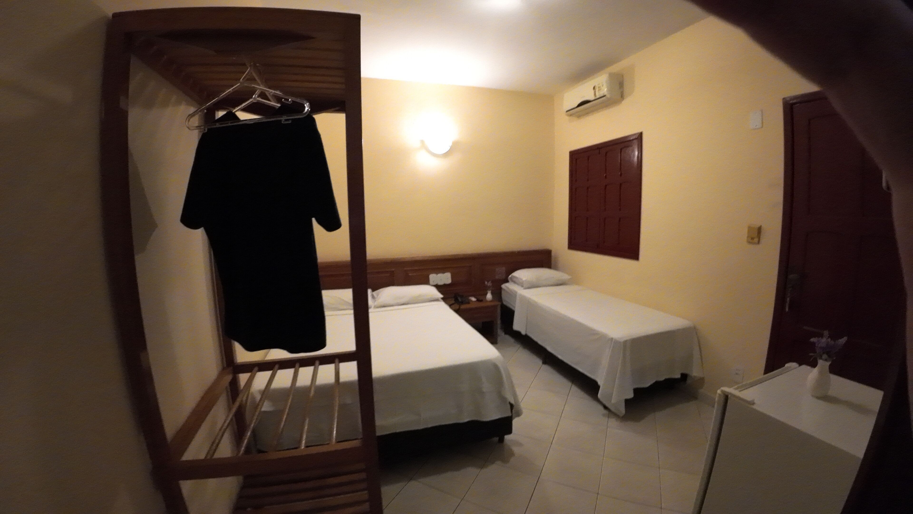 Premium bedding, minibar, desk, free WiFi
