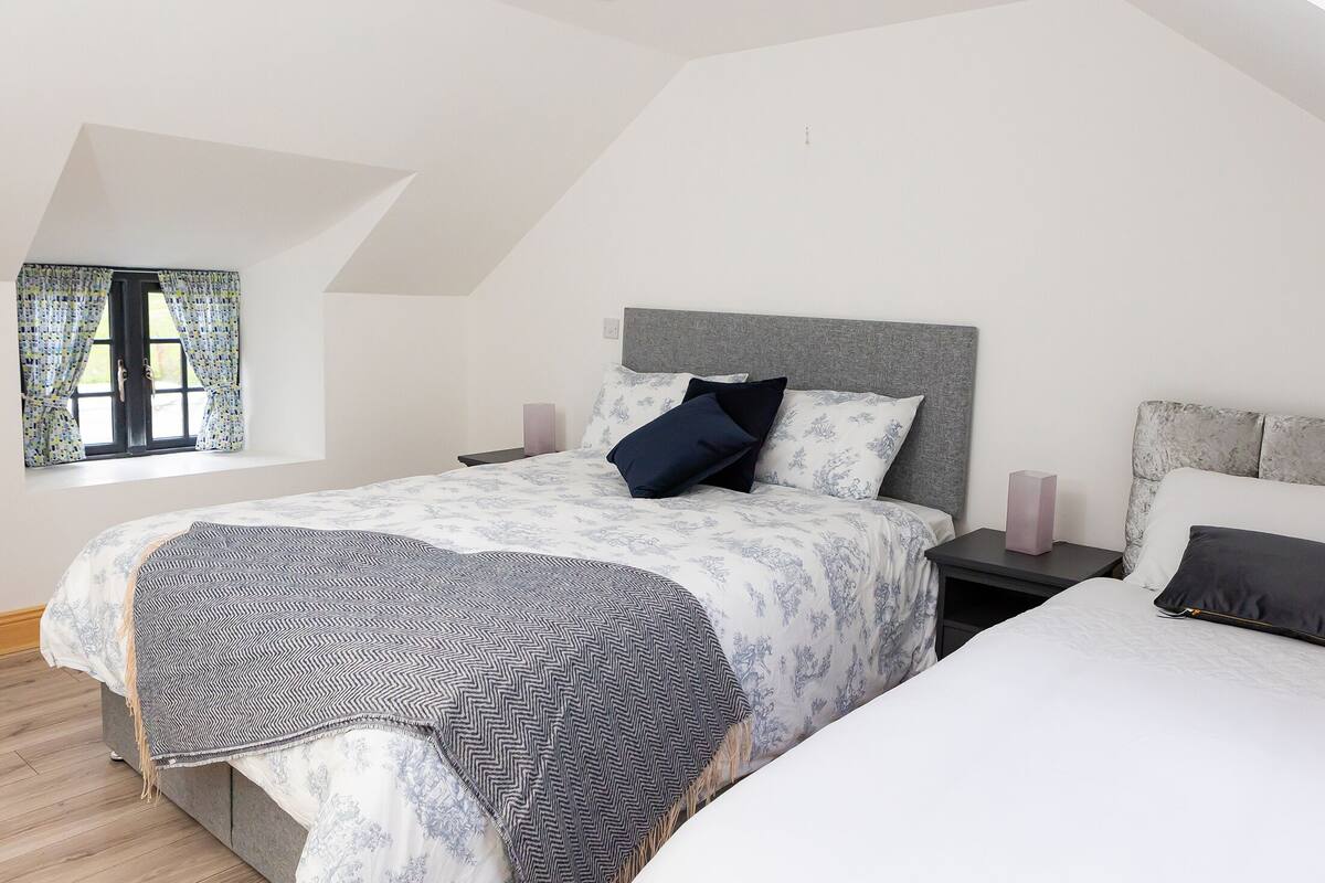 House, 1 Bedroom, Kitchen, Sea View | 1 bedroom, bed sheets