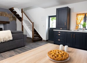 Hus, 1 soverom, kjøkken, sjøutsikt | Oppholdsområde