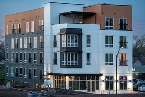 Exterior - Skyline Views Condo, Minutes to Broadway, (Nashville)